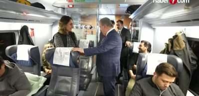 Regaip Kandili&rsquo;nde Destici&rsquo;den YHT&rsquo;de anlamlı jest