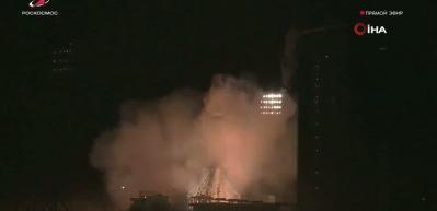 Rusya, İran&rsquo;a ait 3 uydu taşıyan Soyuz-2 roketini y&ouml;r&uuml;ngeye fırlattı