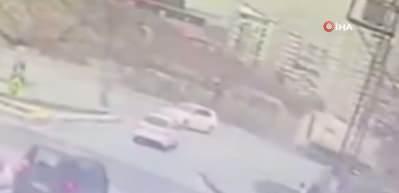 Şarampole yuvarlanan iş&ccedil;i servisinin kaza anı kamerada