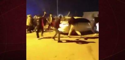 Şırnak'ta bı&ccedil;aklı sopalı kavga g&ouml;renleri şaşkına &ccedil;evirdi