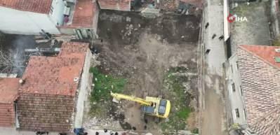 Temel i&ccedil;in kazılan yerden tarihi mezar kalıntıları &ccedil;ıktı