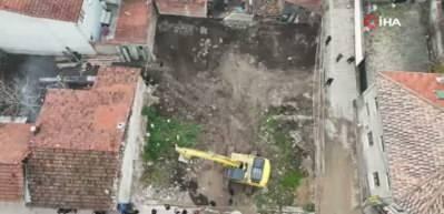 Temel i&ccedil;in kazılan yerden tarihi mezar kalıntıları &ccedil;ıktı