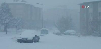 Van beyazlara b&uuml;r&uuml;nd&uuml;!  