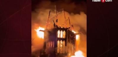 Amsterdam'daki tarihi kilisede yangın!