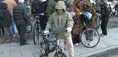 Bah&ccedil;elievler&rsquo;de 100 &ccedil;ocuk bisikletine kavuştu