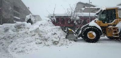 Bolu&rsquo;da 7 g&uuml;nde metrekareye 84,4 milimetre kar yağdı