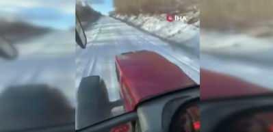 Bursa'da &ccedil;ocuklar trakt&ouml;r arkasında karın tadını &ccedil;ıkardı