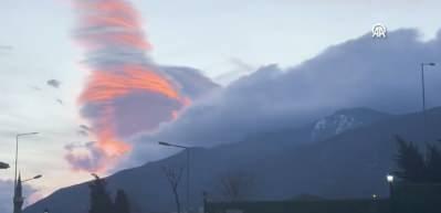 Bursa'da kuvvetli r&uuml;zgar hayatı olumsuz etkiliyor