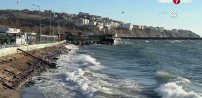 &Ccedil;anakkale ve Marmara'da bazı feribot seferleri iptal edildi!