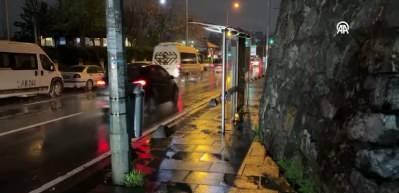 Esenler'de otob&uuml;s durağında bulunan bebek koruma altına alındı