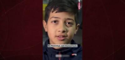 Filistinli &ccedil;ocuğun mesajı d&uuml;nyayı sardı! Jackie Chan: O an g&ouml;zyaşlarım akmaya başladı