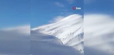 Hakkari'de nefes kesen anlar: Hamile kadın i&ccedil;in zamanla yarış!