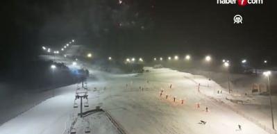 Kayak merkezlerinde kar rekoru: 2 metreyi aştı!