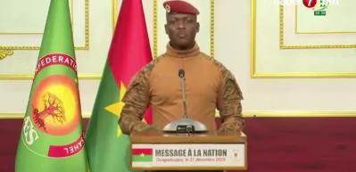 Mali ve Burkina Faso'dan ABD'nin seyahat yasağına karşılık geldi