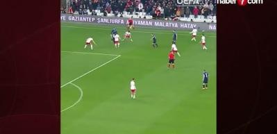 Mert G&uuml;nok, 10 yıllık s&ouml;z&uuml;n&uuml; tutup Fenerbah&ccedil;e'ye gelecek