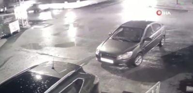 Samsun'da otomobil aydınlatma direğine &ccedil;arptı: 3 yaralı