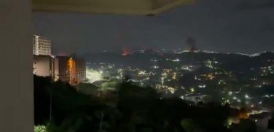 Venezuela&rsquo;nın başkenti Karakas&rsquo;ta peş peşe patlamalar: Hava sahası kapatıldı