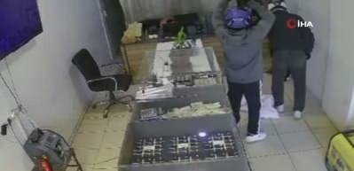 2 hırsızdan 3 dakikada 17 milyon liralık vurgun! Korku dolu anlar kamerada