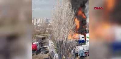 Ankara'da alkol y&uuml;kl&uuml; 7 TIR alevlere teslim oldu