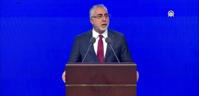 Bakan Vedat Işıkhan gen&ccedil;leri ilgilendiren rekor işe alım hakkında a&ccedil;ıklamalarda bulundu