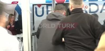 Bursa B&uuml;y&uuml;kşehir Belediye Başkanı Bozbey&rsquo;e saldırının en net g&ouml;r&uuml;nt&uuml;s&uuml; ortaya &ccedil;ıktı