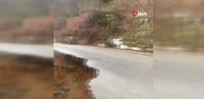 D&uuml;zce'de 3 g&uuml;n arayla iki heyelan: Yol kapandı!