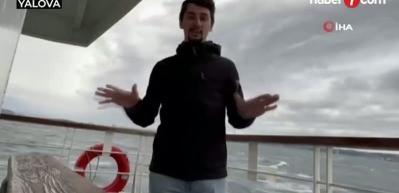 Fırtına alarmı! Feribot s&uuml;r&uuml;klendi, tır devrildi, u&ccedil;ak piste inemedi...