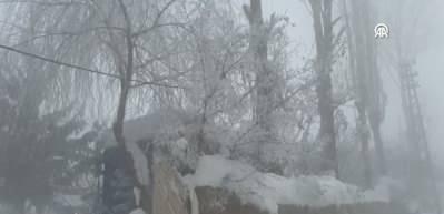 Hakkari'de olumsuz hava koşulları nedeniyle eğitime 1 g&uuml;n ara verildi