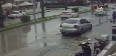 İzmir'deki feci kazada ağır yaralanan yazar yaşam m&uuml;cadelesini kaybetti