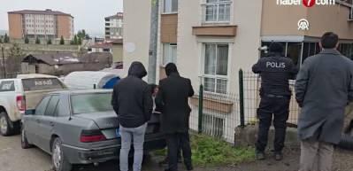 Karab&uuml;k'te istinat duvarı mahallede panik oluşturdu!