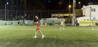 Kuştepe'de futbol, &ouml;n yargılara karşı m&uuml;cadele sahası oldu