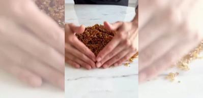 Lezzet bombası: &Ccedil;ikolatalı tahinli hurma bar tarifi