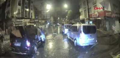 Pendik'te trafik magandası &ouml;n&uuml;n&uuml; kestiği s&uuml;r&uuml;c&uuml;ye tehditler savurdu