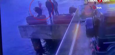 Sarıyer'de motosikletli gencin denize d&uuml;şerek hayatını kaybettiği anlar kamerada