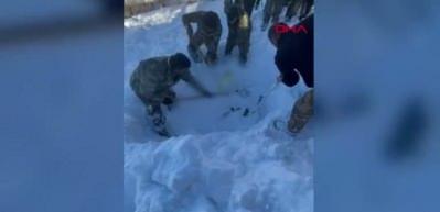 Şırnak'ta kar altında ceset bulundu