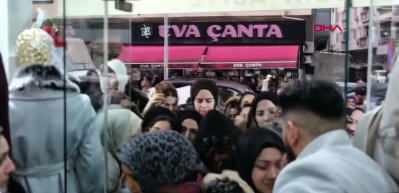 Sultangazi'de mağaza a&ccedil;ılışında izdiham yaşandı