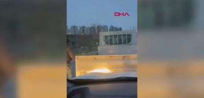 Sultangazi'de trafikte ter&ouml;r estiren s&uuml;r&uuml;c&uuml; merkeze &ccedil;ekildi