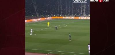 Transferde mutlu son! Yıldız oyuncu Fenerbah&ccedil;e i&ccedil;in geliyor!