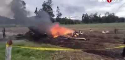 &Uuml;nl&uuml; şarkıcının i&ccedil;inde bulunduğu u&ccedil;ak d&uuml;şt&uuml;: 6 &ouml;l&uuml;!