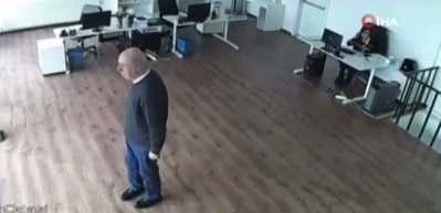 Bursa&rsquo;da korku dolu anlar: Lodosun etkisiyle asma tavan yerle bir oldu