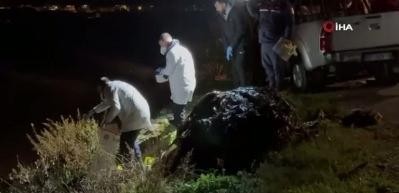 Antalya'da ara&ccedil; i&ccedil;inde yanmış ceset bulundu!