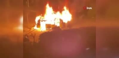 Avcılar'da seyir halindeki İETT otob&uuml;s&uuml; yandı