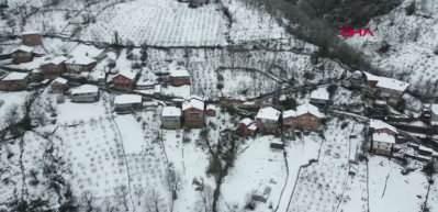 Bartın'da meydana gelen heyelanda 16 evin duvarlarında &ccedil;atlaklar oluştu