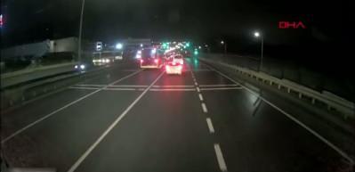 Başakşehir'de 3 İETT otob&uuml;s&uuml; &ccedil;arpıştı; 5 yaralı