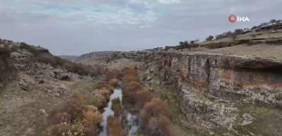Diyarbakır Kocak&ouml;y&rsquo;de 1 milyon yıllık buzul vadisi dronla g&ouml;r&uuml;nt&uuml;lendi