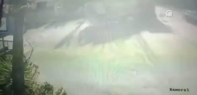 Kamyon ile &ccedil;&ouml;p kamyonu &ccedil;arpıştı: 1&rsquo;i ağır 3 iş&ccedil;i yaralandı