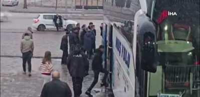 Muş'tan Bursa'ya giden otob&uuml;se saldırı