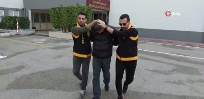 &Ouml;ğretmene silahlı saldırı d&uuml;zenleyen su&ccedil; makinesi veli yakalandı