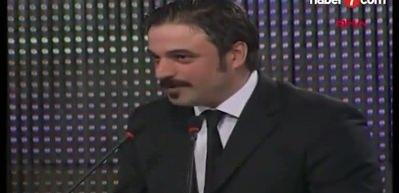 Oyuncu Ufuk &Ouml;zkan tekrar hastaneye kaldırıldı! Kardeşi sosyal medyada dua istedi