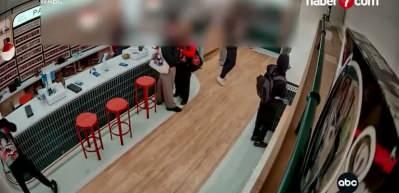 ABD'de 100 bin dolarlık soygun! Silahla girip &ccedil;eki&ccedil;le camları kırdılar